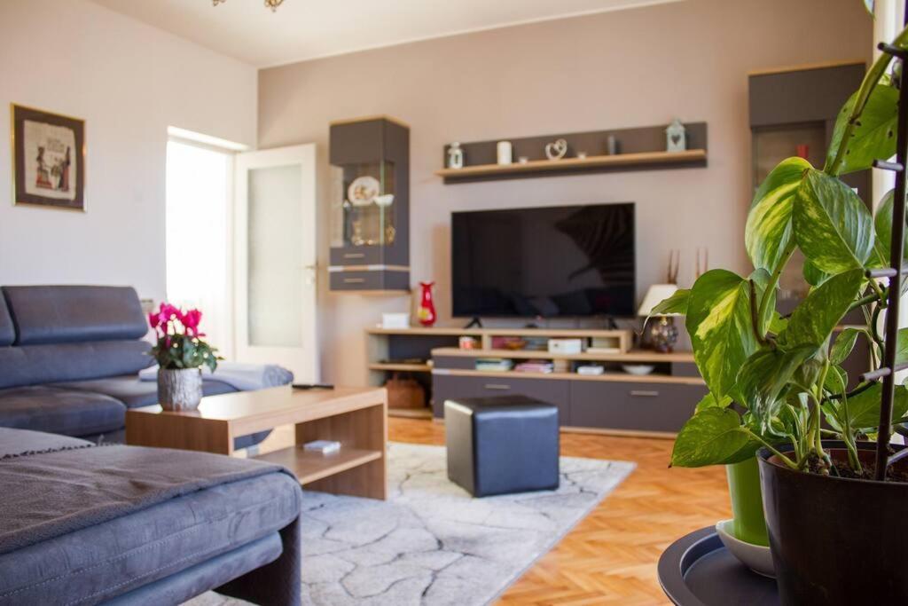 Apartment Margi Pula Exteriör bild